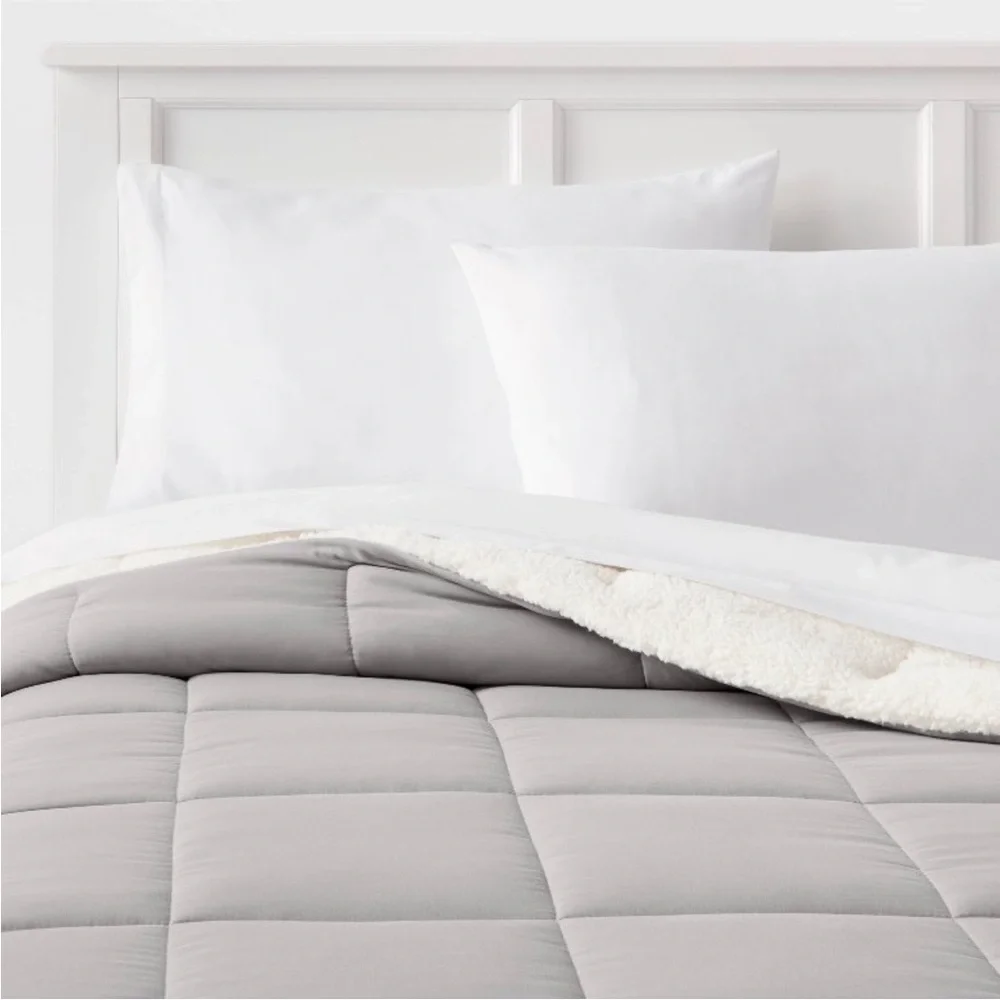 NWT Room Essentials Faux Shearling Microfiber Reversible Comforter
